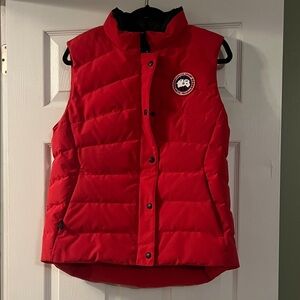 Canada Goose 
Red Puffer Vest 
Medium